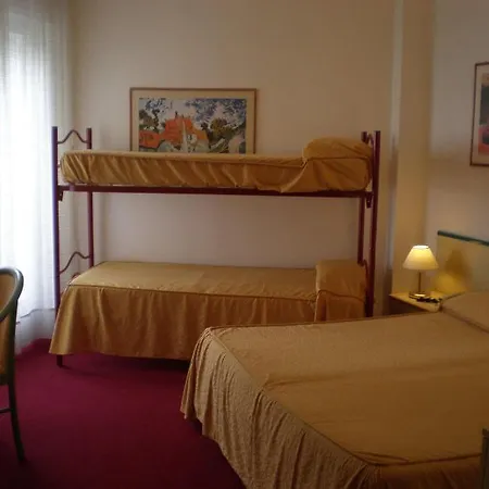 Ξενοδοχείο Majestic 4*