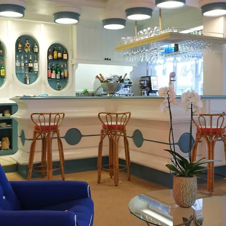 Ξενοδοχείο Majestic 4*