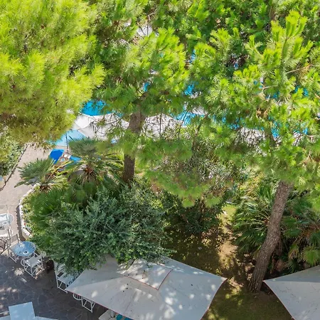 Majestic Ξενοδοχείο 4*