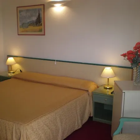 Majestic Hotell 4*